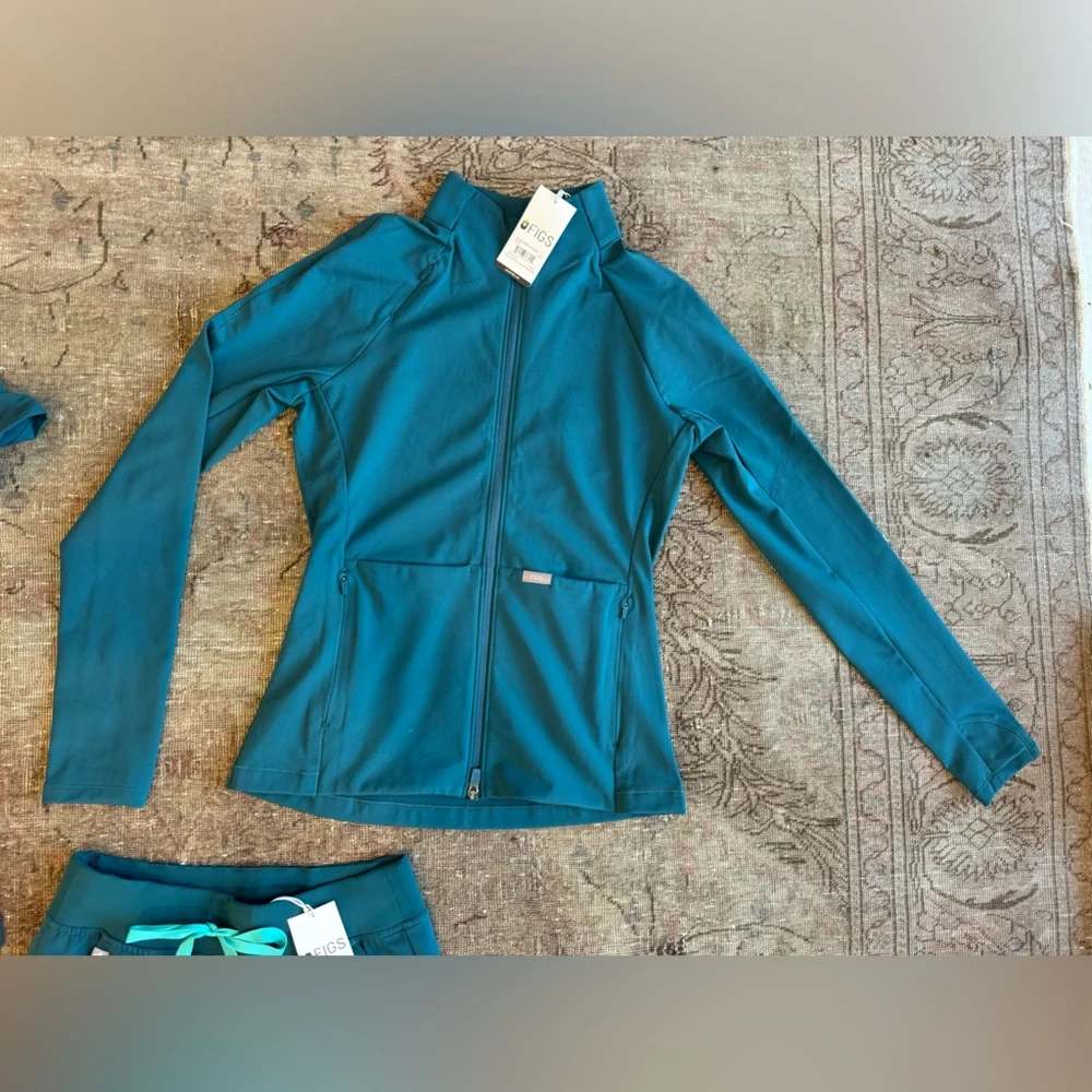 NWT 3-Pc Gorgeous Caribbean Blue FIGS set - Picture 11 of 11